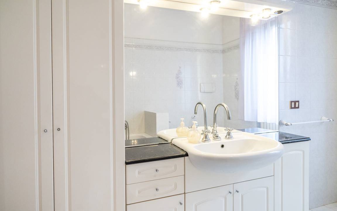 Photo of Bathroom in Camerano