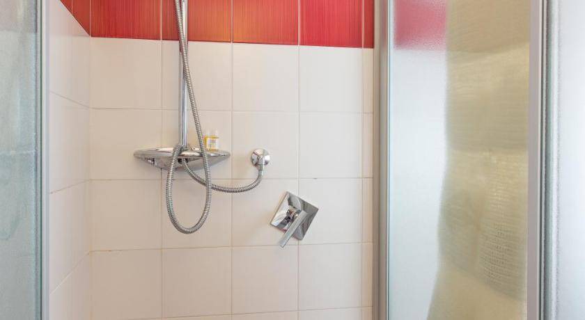 Photo of Bathroom in Tache