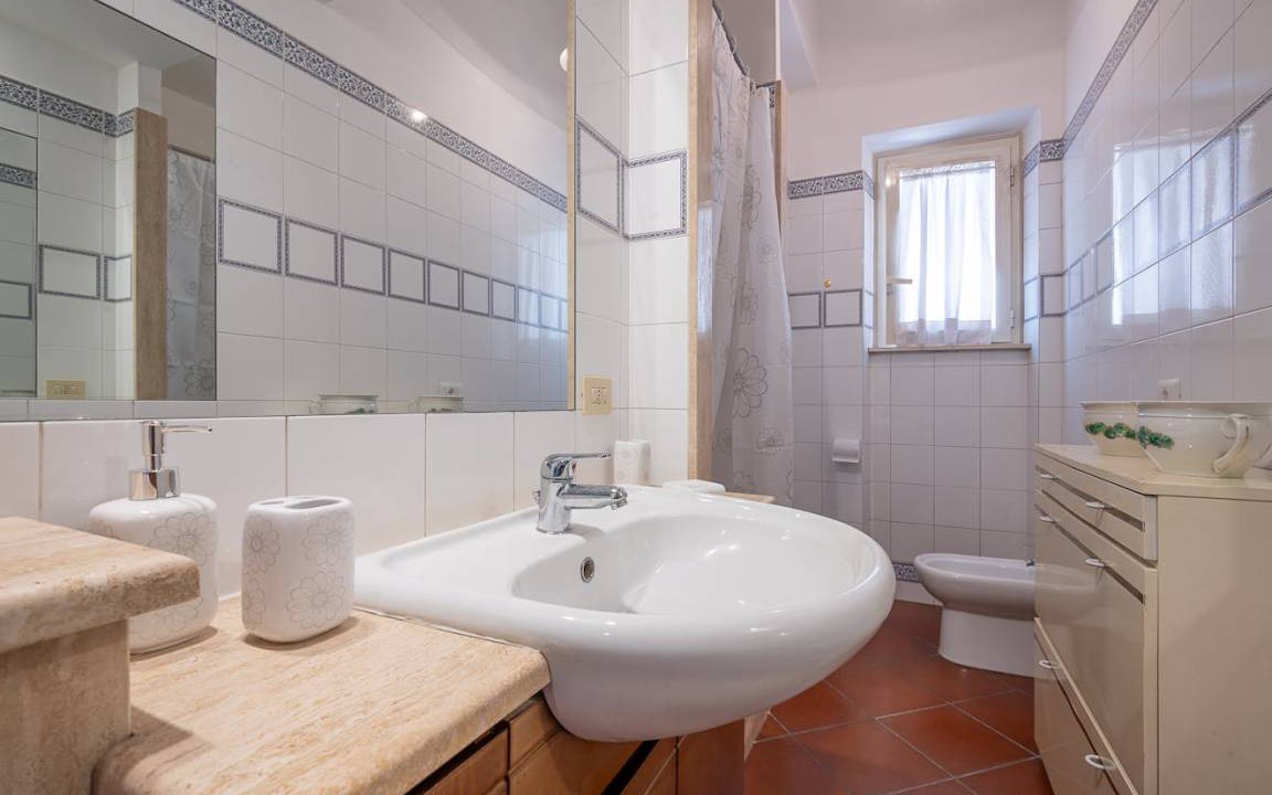 Photo of Bathroom in Trionfale