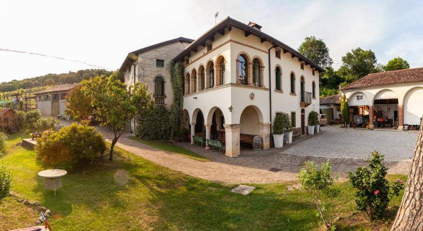 Photo of Buildings in Arcugnano