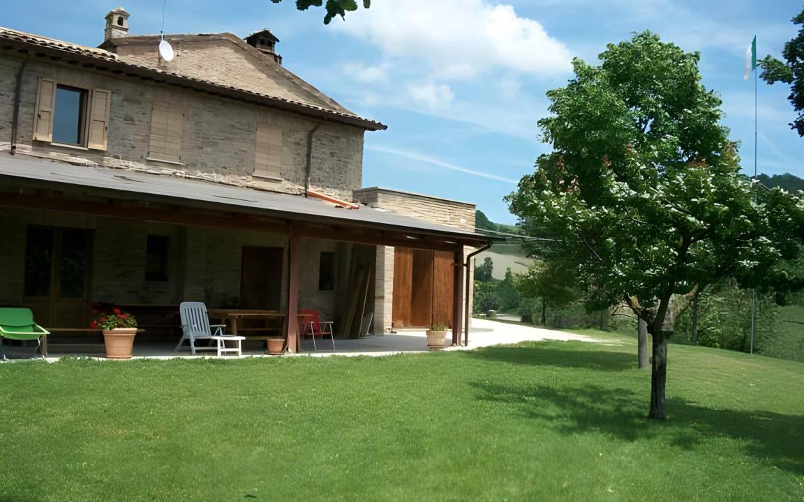 Photo of Others in Urbania