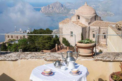 Photo of Patio Balcony in Erice
