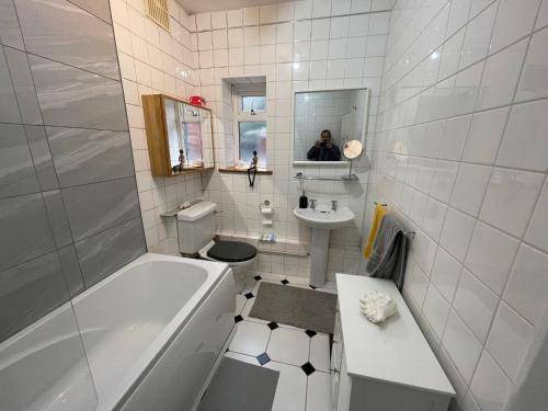 Photo of Bathroom in Mapesbury