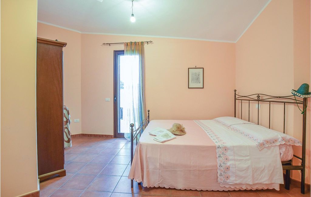 Photo of Bedroom in Torre Colonna-sperone