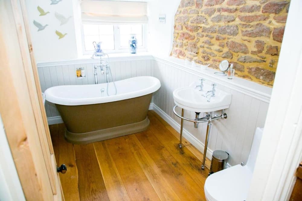 Photo of Bathroom in Daventry