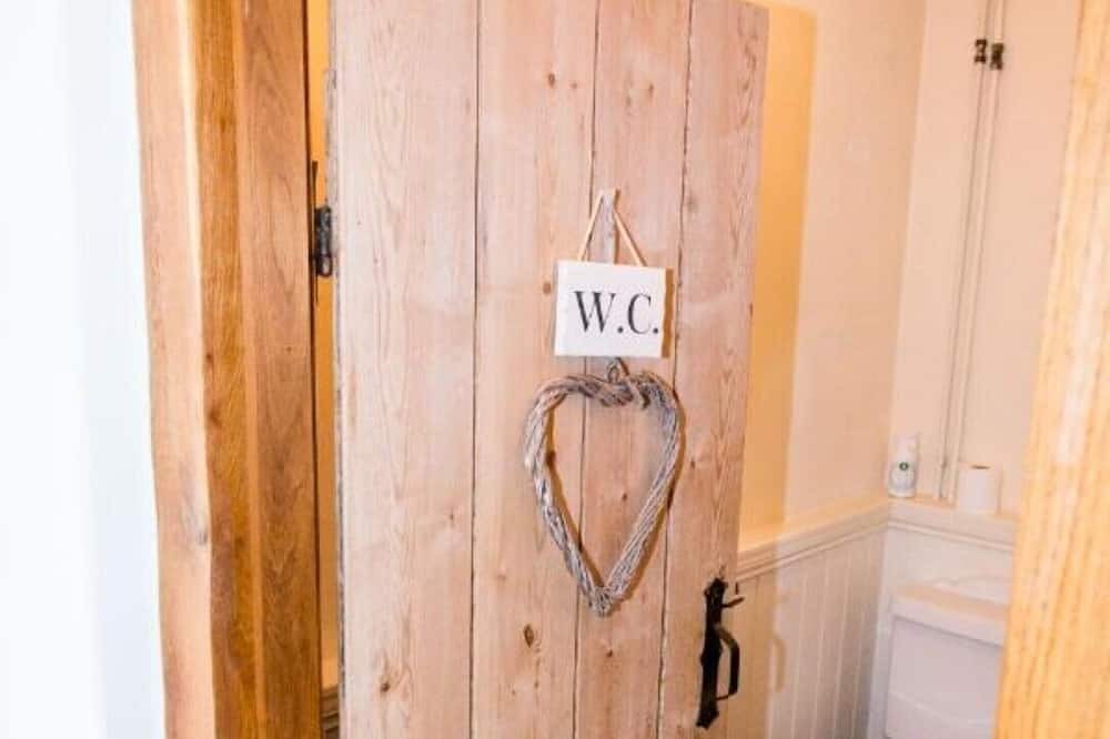 Photo of Bathroom in Daventry