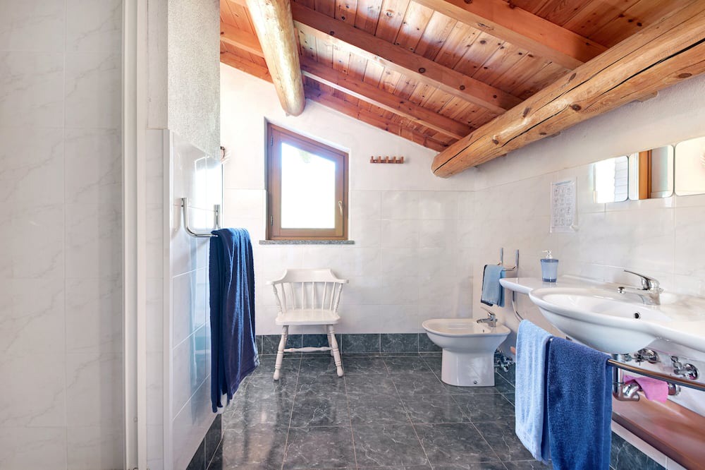 Photo of Bathroom in Santo Stefano dʼAveto