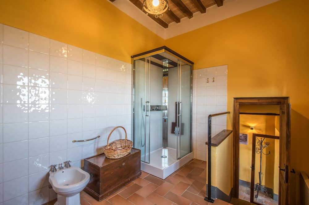 Photo of Bathroom in Montefollonico