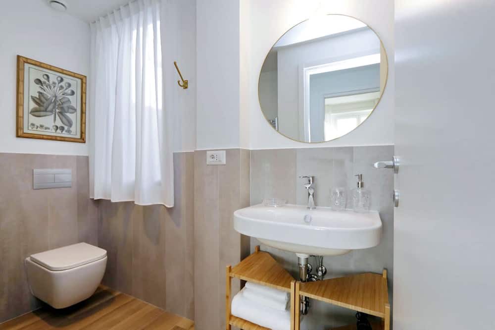 Photo of Bathroom in Rione XVIII Castro Pretorio
