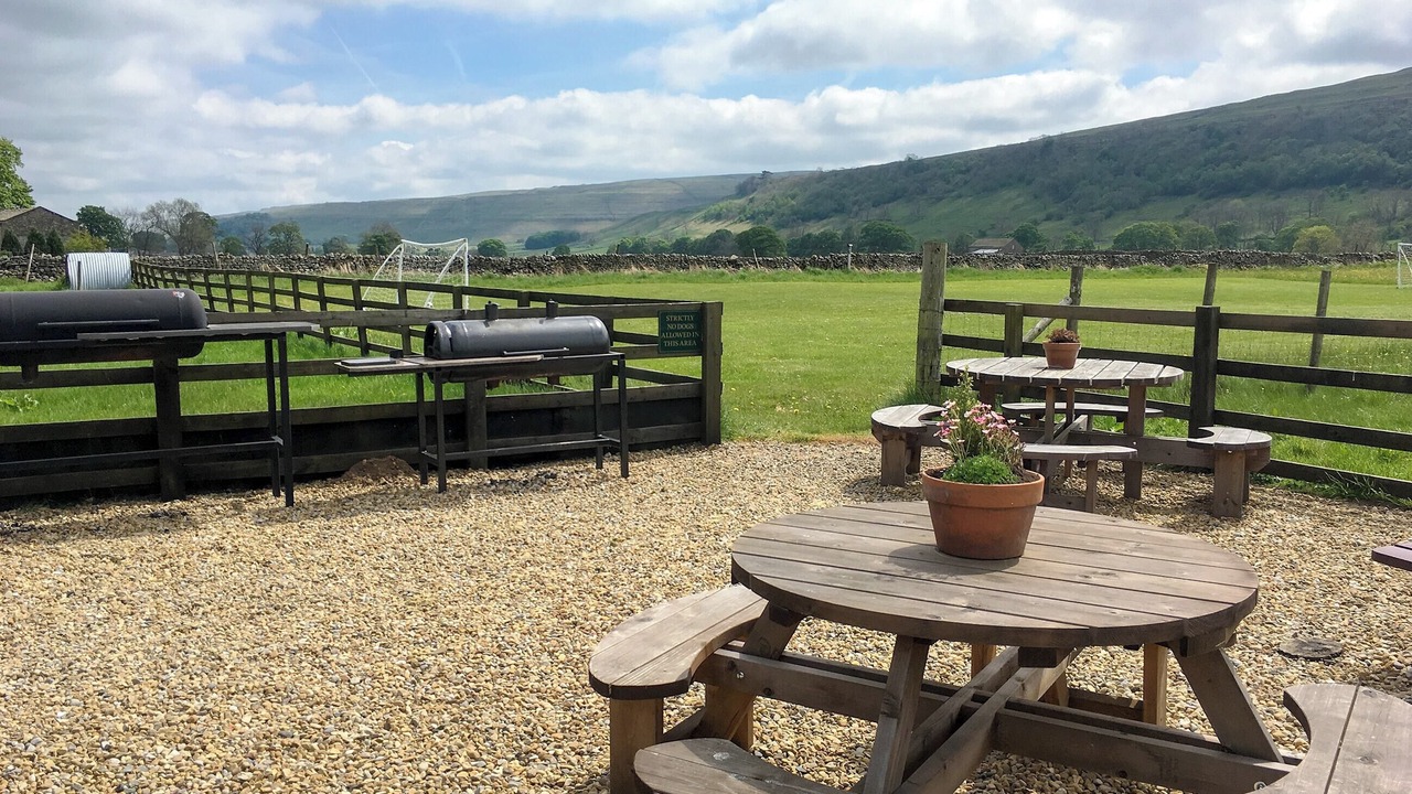 Photo of Outdoor in Litton