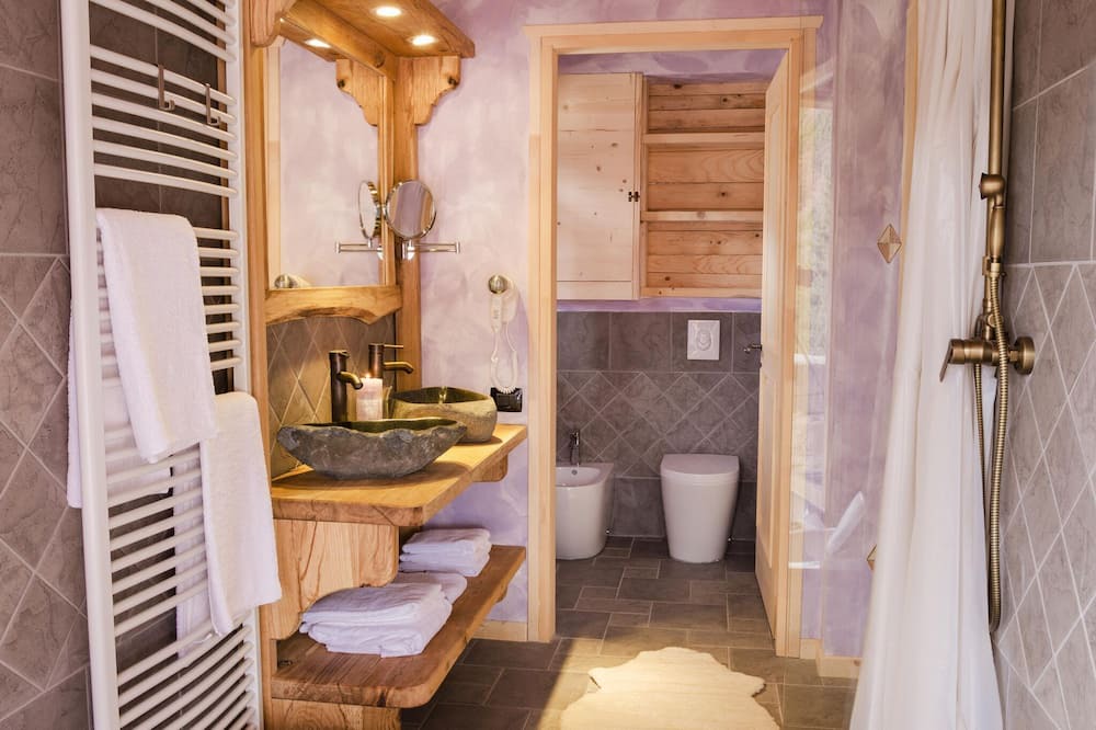 Photo of Bathroom in Comeglians