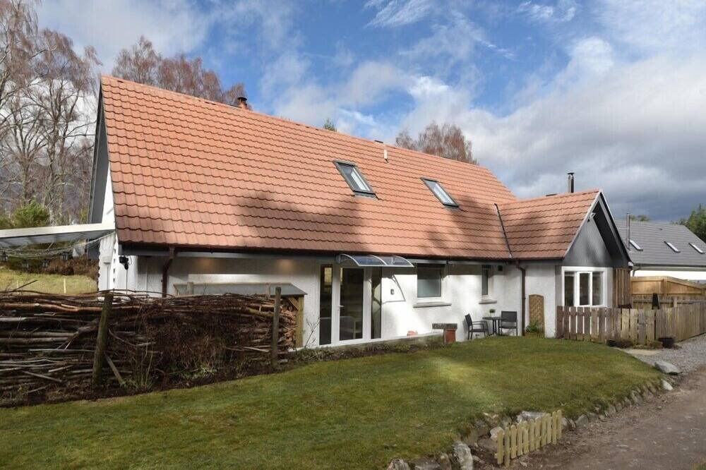 Photo of Outdoor in Alvie