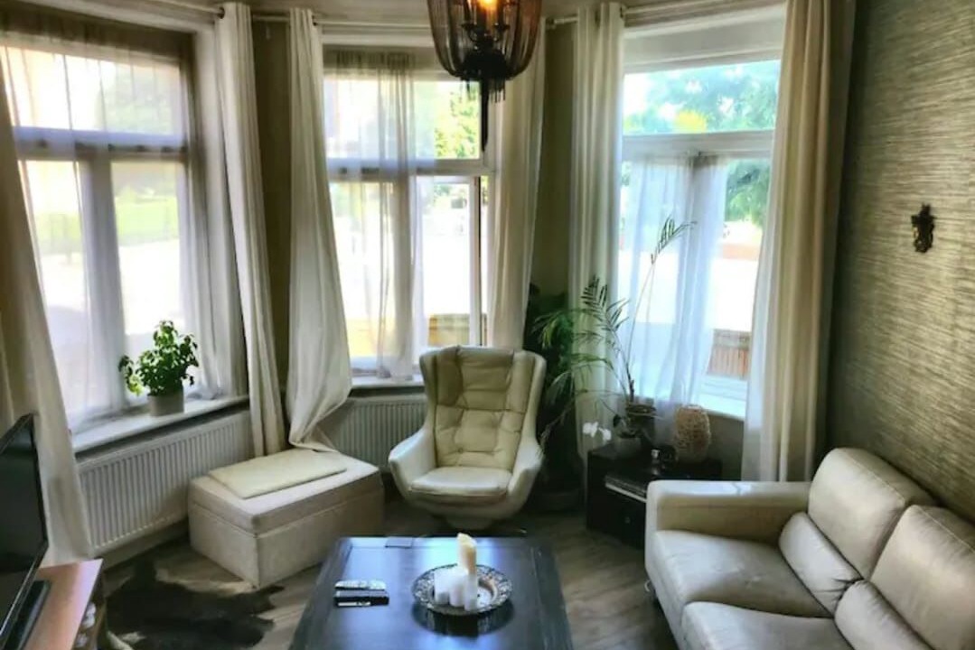 Photo of Livingroom in Mapesbury