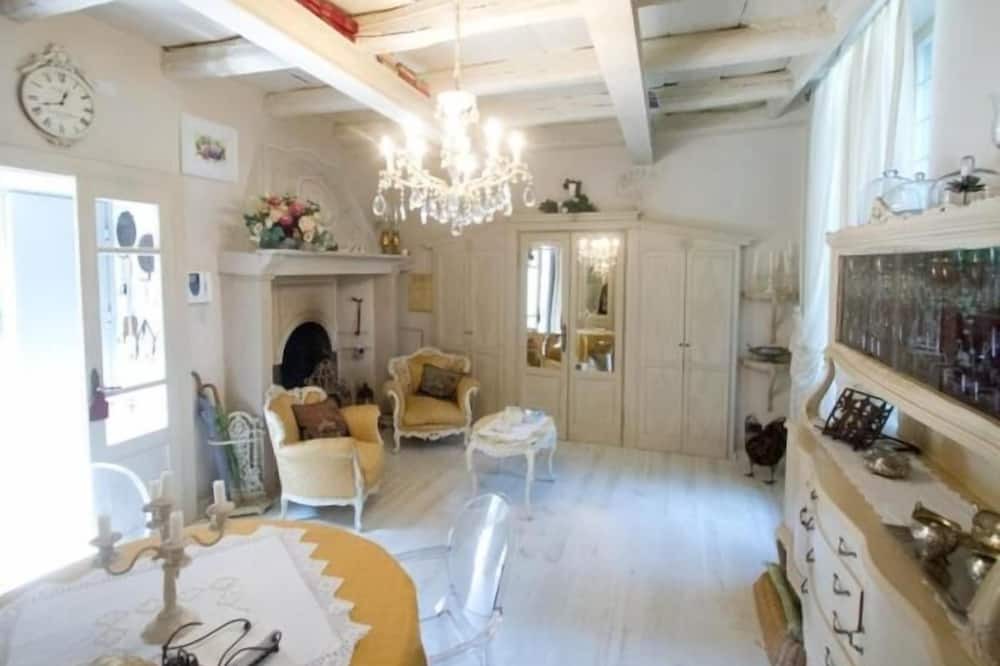Photo of Livingroom in Montesiro
