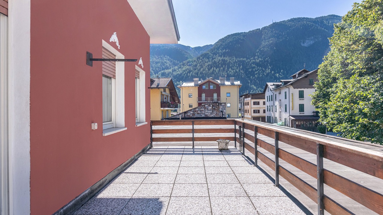 Photo of Outdoor in Male