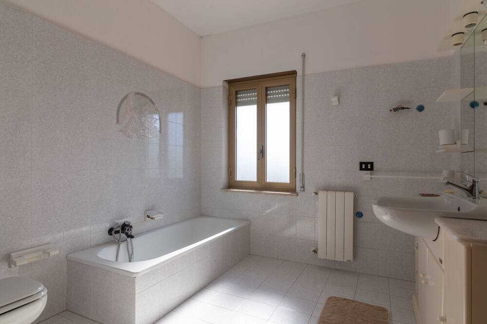 Photo of Bathroom in Calatafimi
