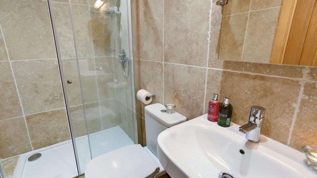 Photo of Bathroom in Llanfaethlu
