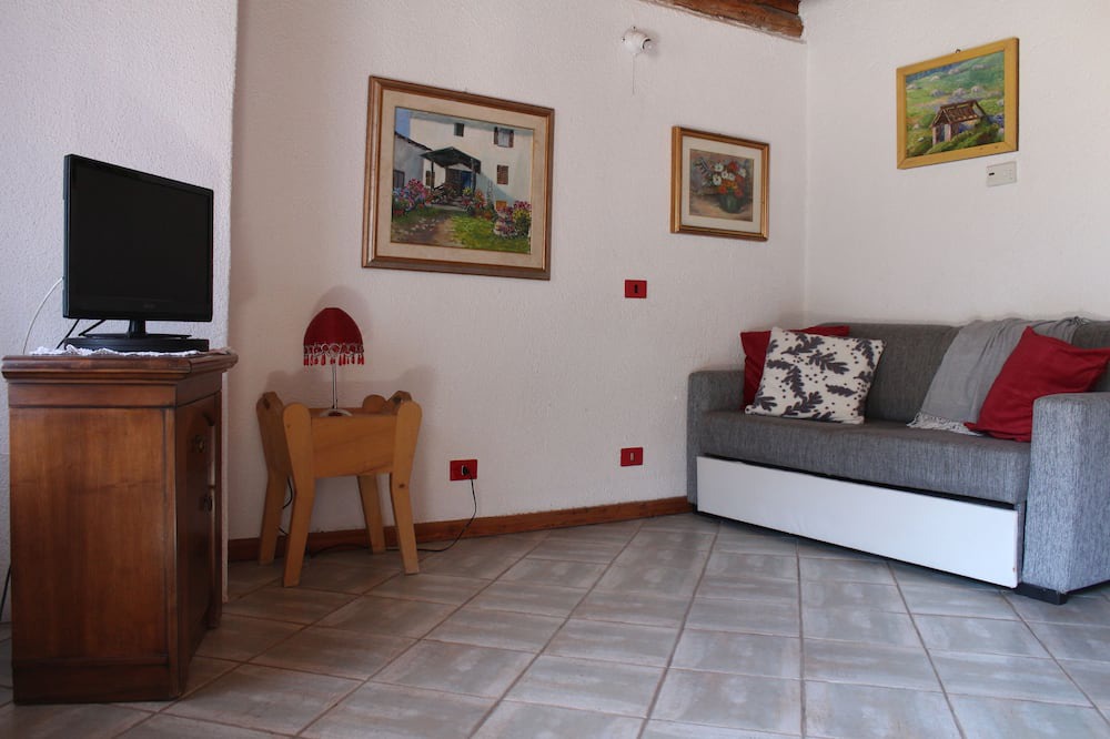 Photo of Livingroom in Commezzadura