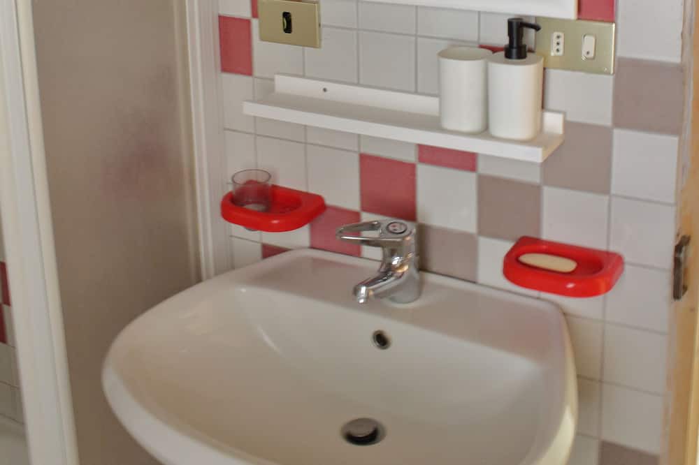 Photo of Bathroom in Commezzadura
