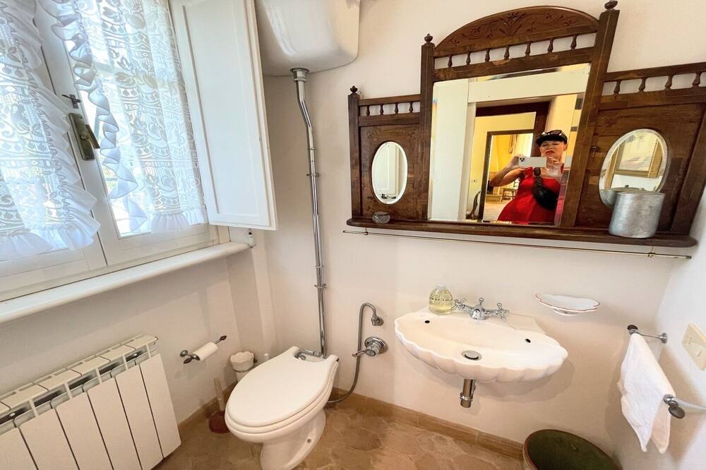 Photo of Bathroom in Baiano