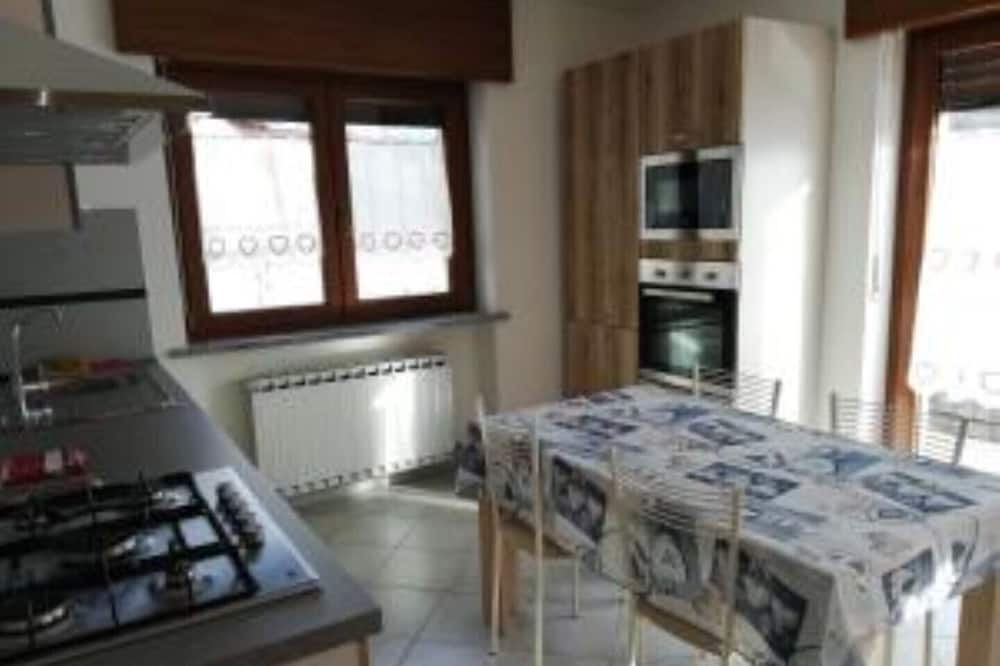 Photo of Kitchen in Quart