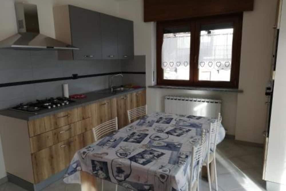 Photo of Kitchen in Quart