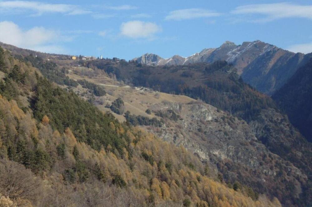 Photo of Outdoor in Quart