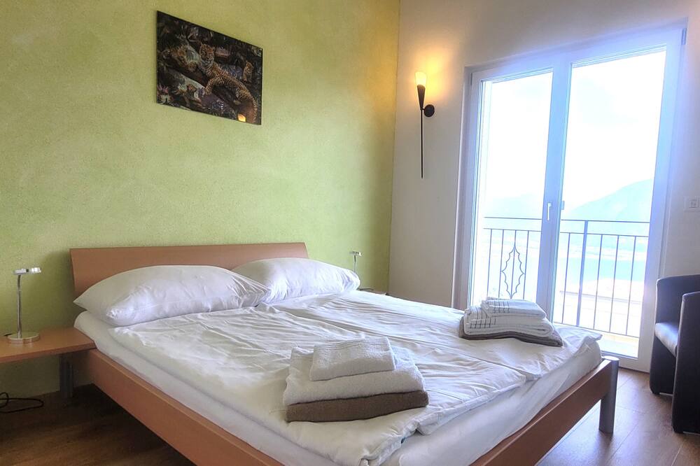 Photo of Bedroom in Brione sopra Minusio