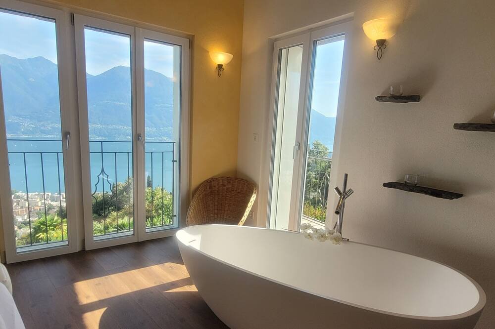 Photo of Bathroom in Brione sopra Minusio