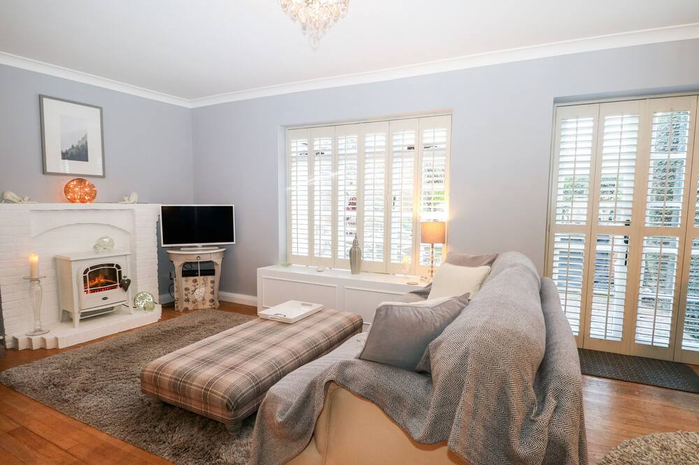 Photo of Livingroom in Maresfield