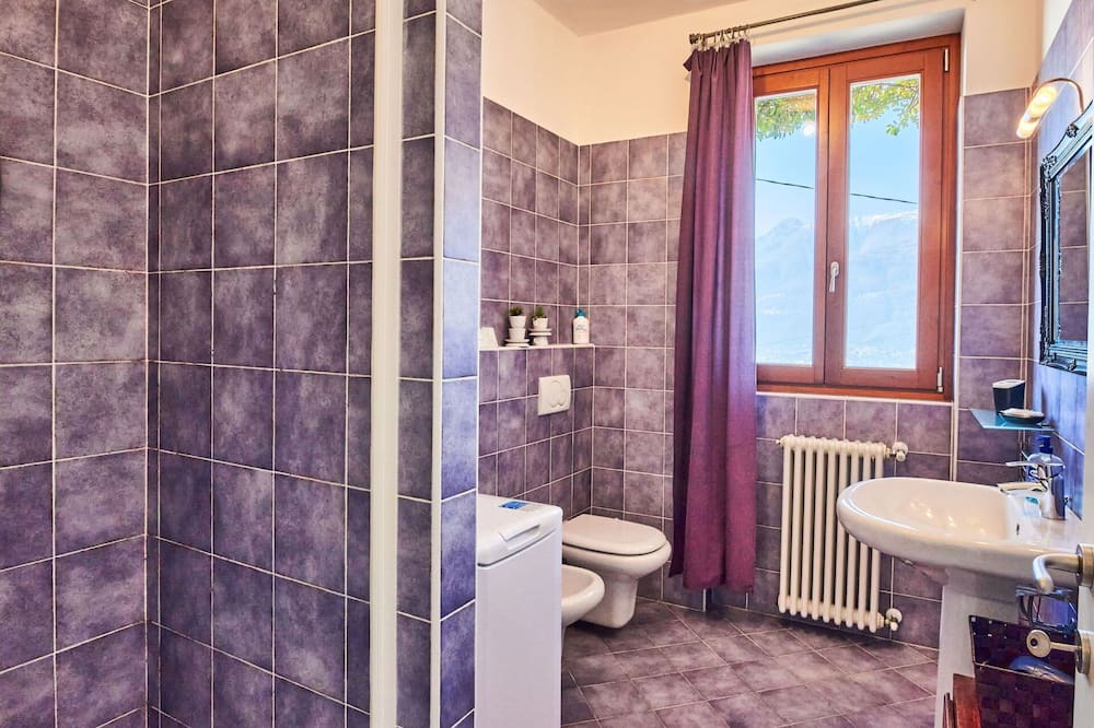 Photo of Bathroom in Naggio