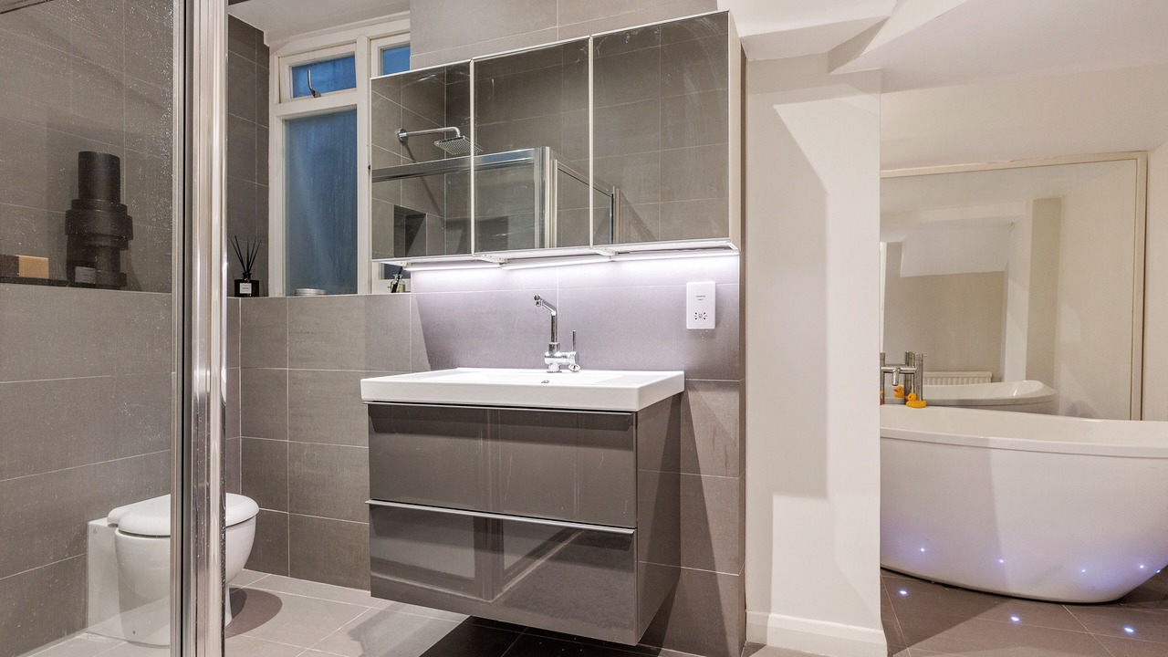 Photo of Bathroom in Tower Hill