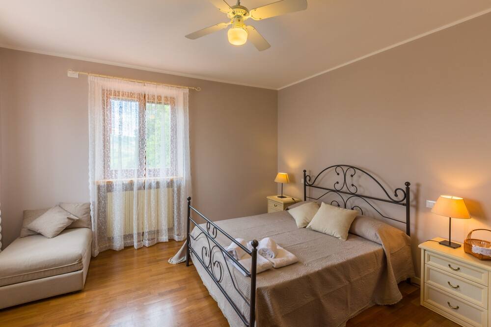 Photo of Bedroom in Mondavio