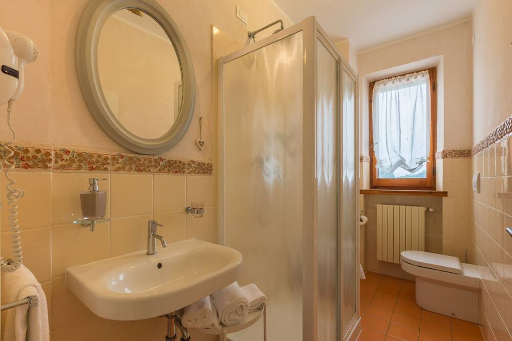 Photo of Bathroom in Mondavio