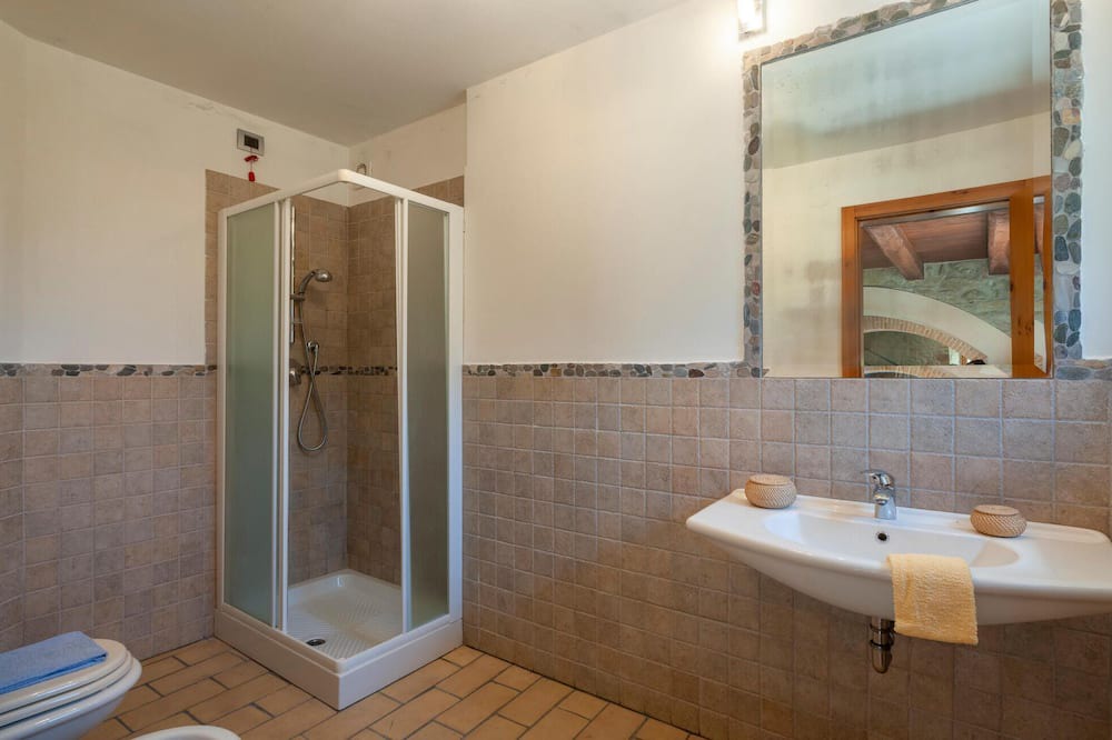 Photo of Bathroom in Venarotta