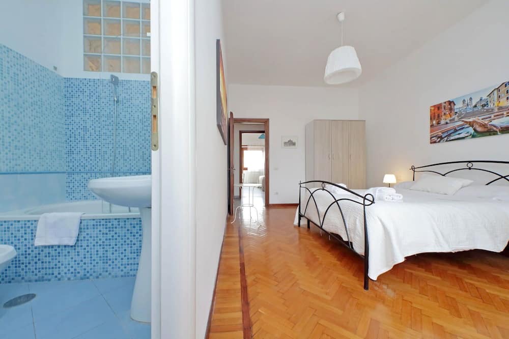Photo of Bathroom in Tuscolano