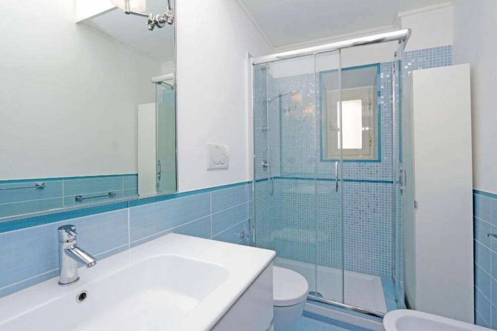 Photo of Bathroom in Salario