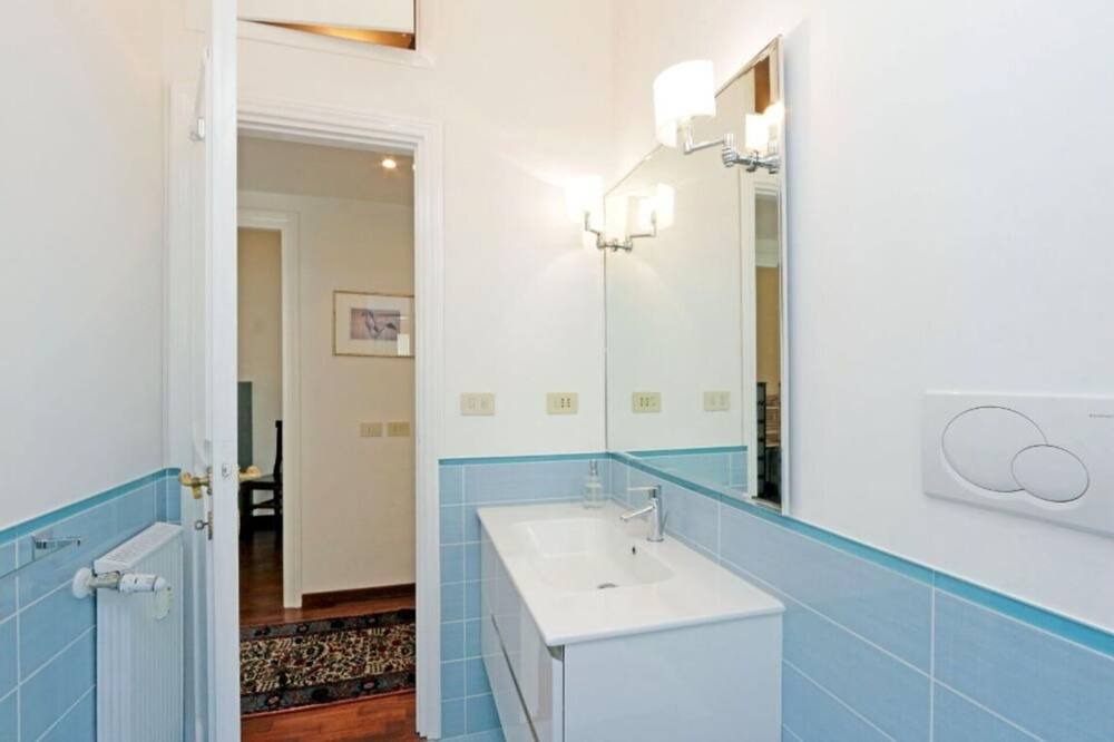 Photo of Bathroom in Salario