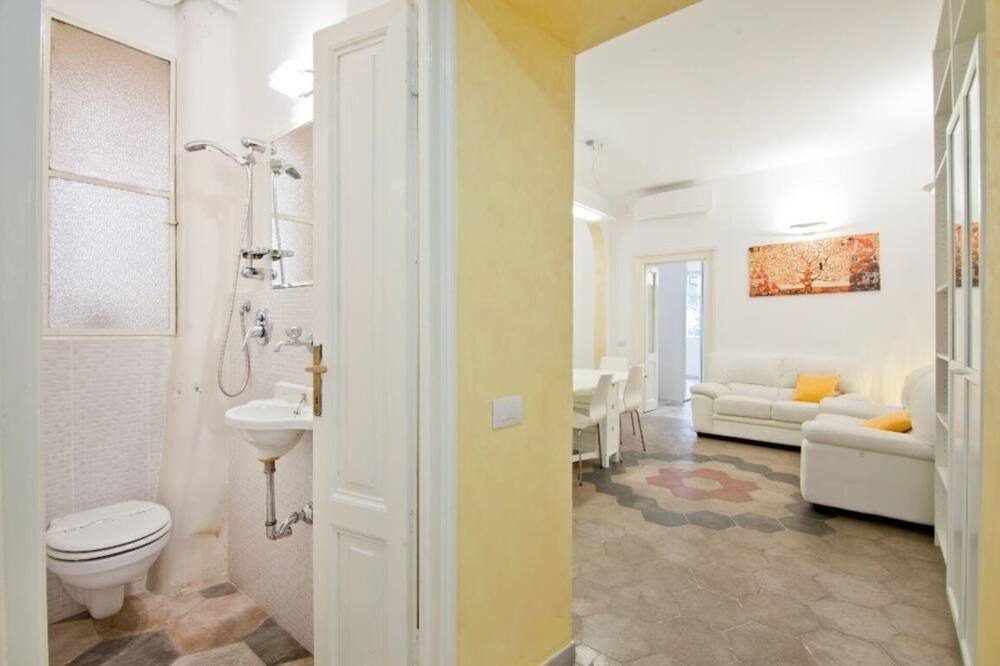 Photo of Bathroom in Salario