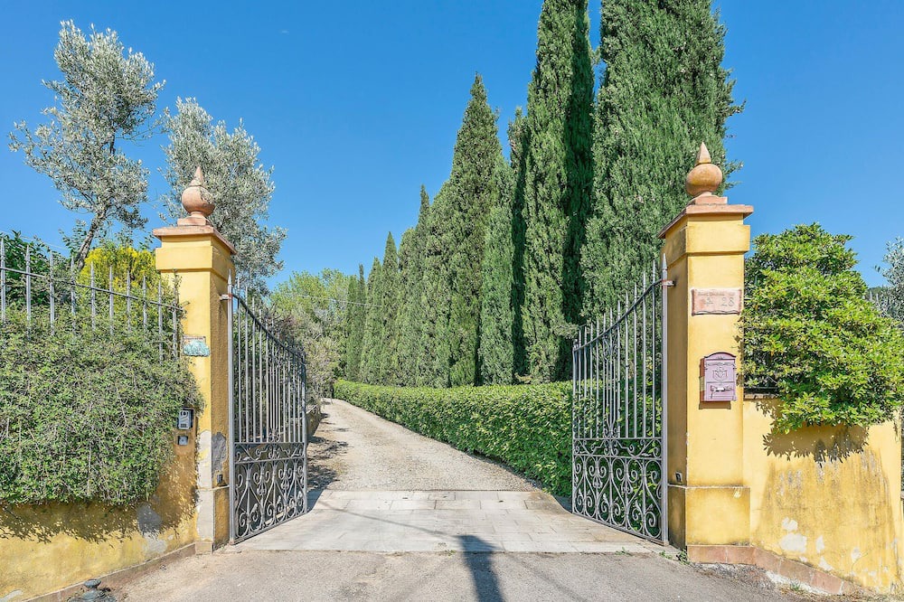 Photo of Others in Puliciano