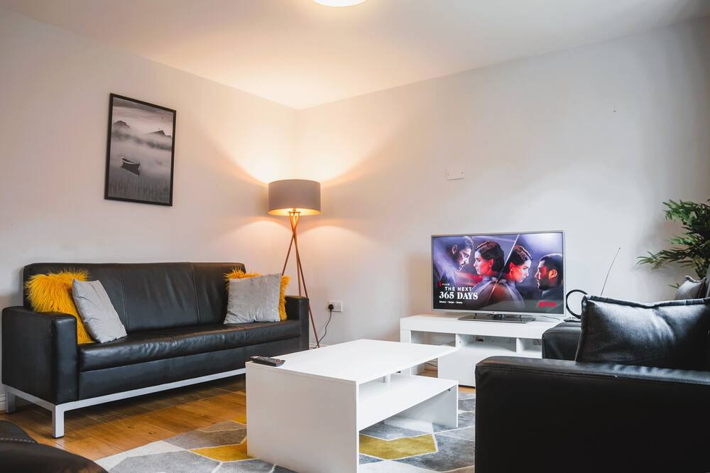 Photo of Livingroom in Newport Pagnell