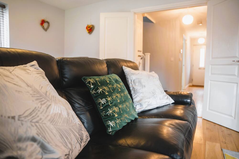 Photo of Livingroom in Newport Pagnell