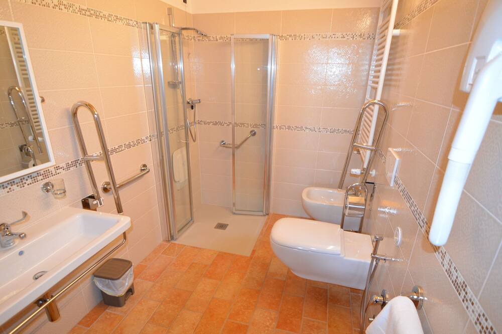 Photo of Bathroom in Gemmano