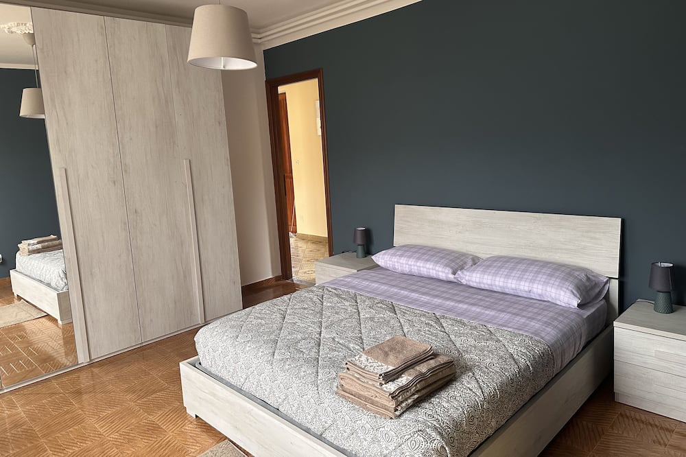 Photo of Bedroom in Traves