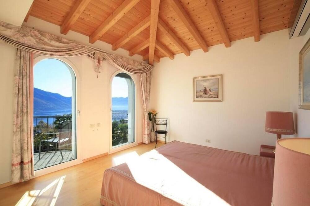 Photo of Bedroom in Brione sopra Minusio