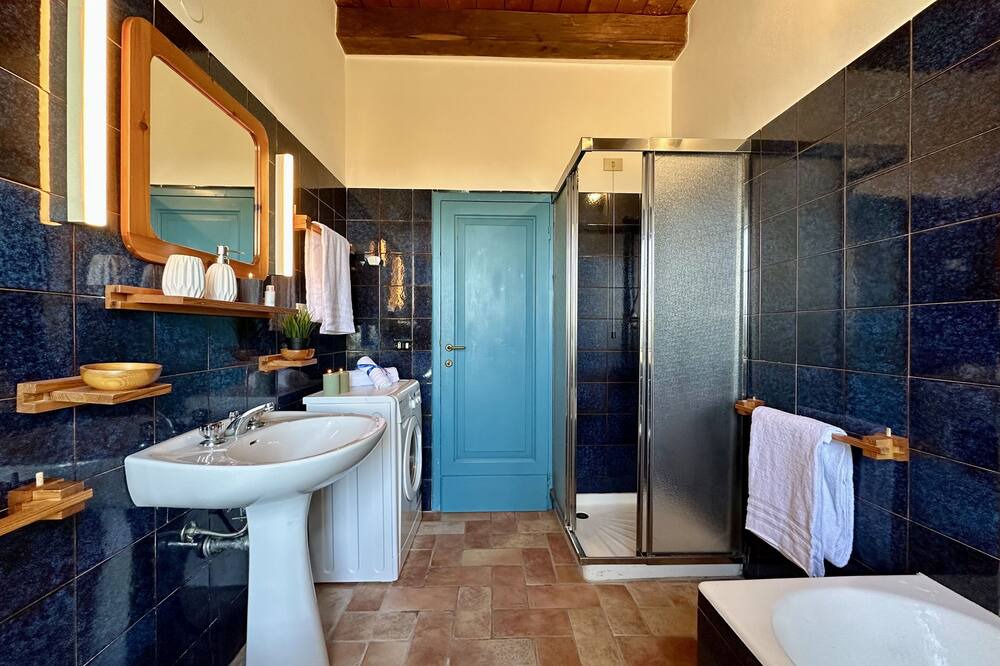 Photo of Bathroom in Petritoli