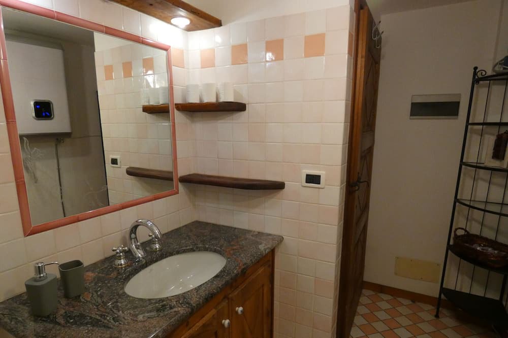 Photo of Bathroom in Plan D'introd