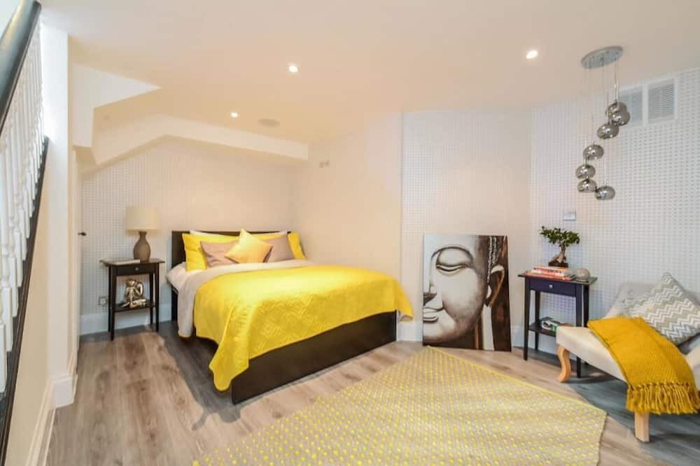 Photo of Bedroom in Ealing Common