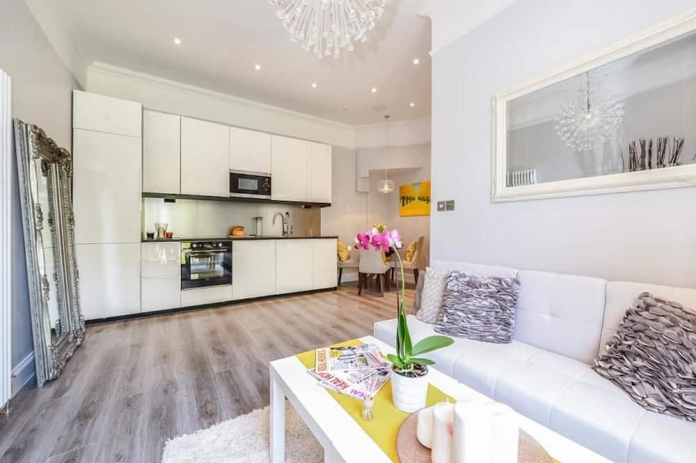 Photo of Livingroom in Ealing Common