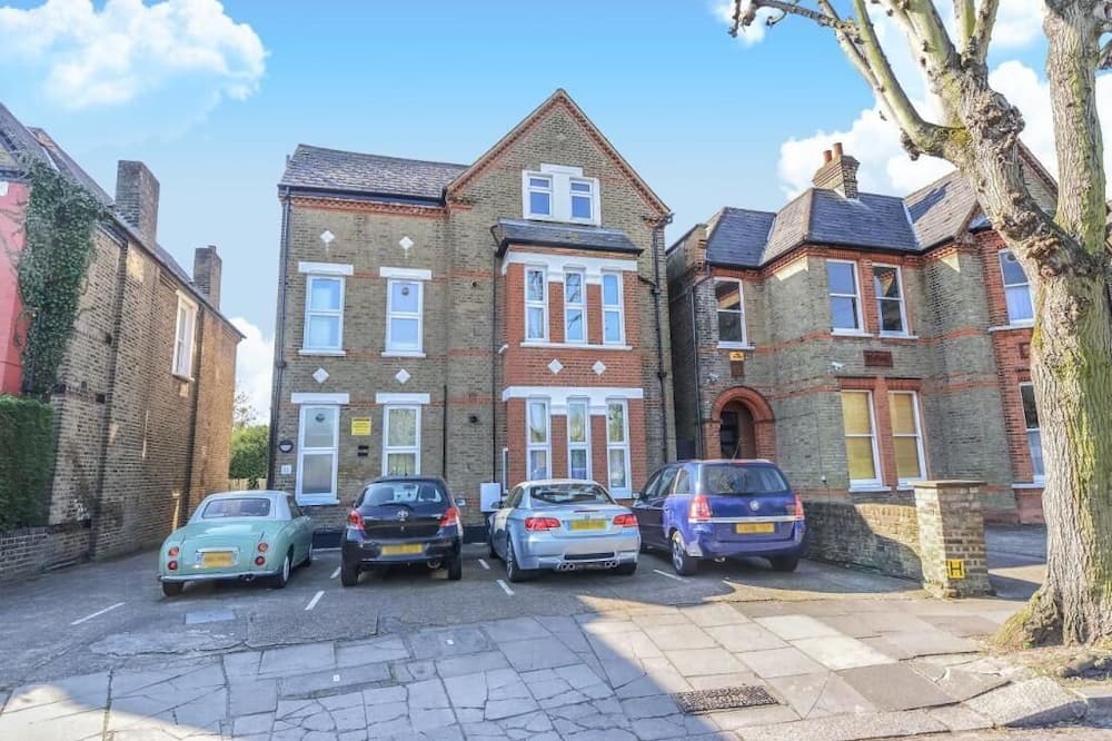 Photo of Outdoor in Ealing Common